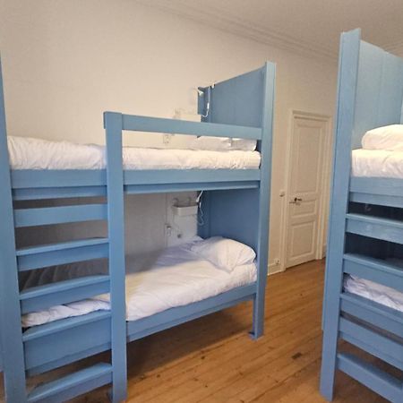 Bed In 6-Bed Mixed Dormitory Le Jardin Cafe Burdeos Exterior foto